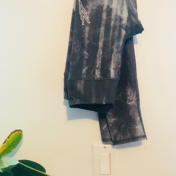 Workout pants - Picture 2 of 3